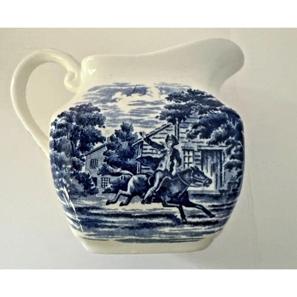 VTG Liberty Blue Creamer & Sugar Historic Colonial Scenes Paul Revere Betsy Ross
